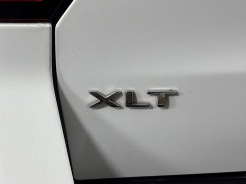 Used 2023 Ford Expedition Max XLT image 11