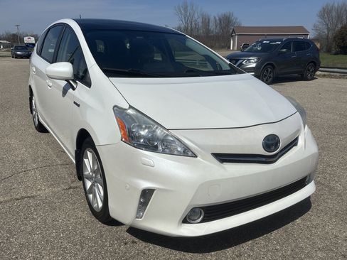Used 2012 Toyota Prius V Five image 2