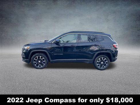 Used 2022 Jeep Compass Latitude w/ Convenience Group image 2