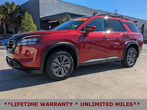 Used 2023 Nissan Pathfinder SV w/ Black Appearance Package image 9