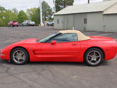 Used 1999 Chevrolet Corvette Convertible w/ Memory Pkg RWD image 7