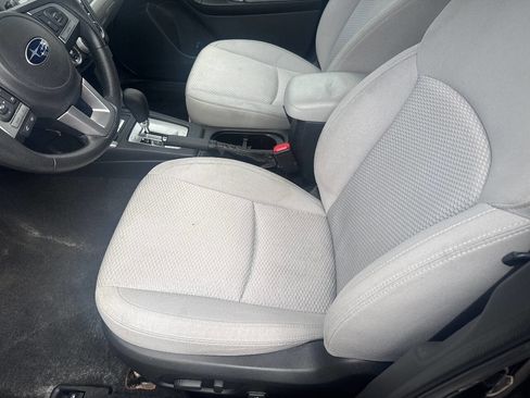 Used 2018 Subaru Forester 2.5i Premium w/ All-Weather Package image 7