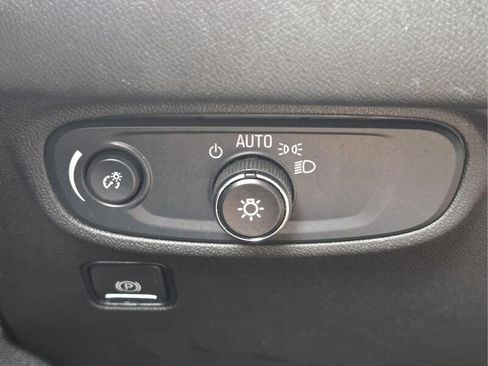 Used 2024 GMC Terrain SLE AWD/4WD image 30