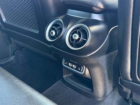 Used 2022 Alfa Romeo Stelvio Sprint image 18