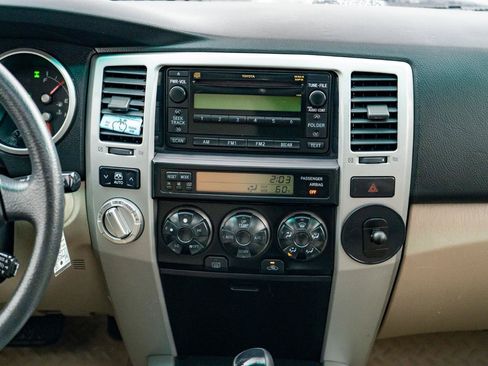 Used 2006 Toyota 4Runner SR5 AWD/4WD image 23