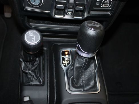 Used 2024 Jeep Wrangler Sport S image 28