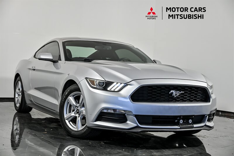 Used 2016 Ford Mustang Coupe RWD image 1