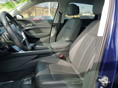 Used 2021 Audi e-tron Premium w/ Convenience Plus Package image 10