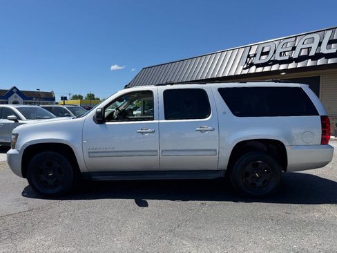 Used 2010 Chevrolet Suburban LT AWD/4WD image 8