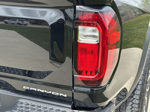 Used 2024 GMC Canyon Denali AWD/4WD image 11
