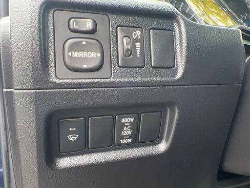 Used 2018 Toyota 4Runner SR5 Premium AWD/4WD image 22