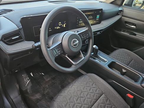 Used 2025 Nissan Kicks SV image 10