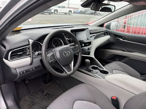 Used 2023 Toyota Camry LE image 9