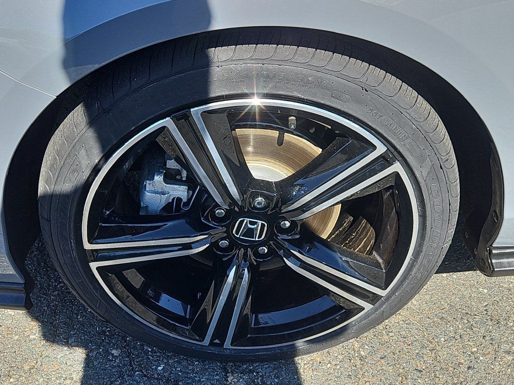 Used 2025 Honda Accord Sport image 7