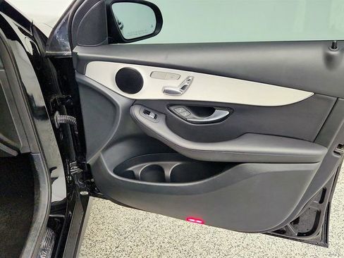 Used 2022 Mercedes-Benz GLC 300 image 25