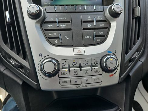 Used 2017 Chevrolet Equinox LS FWD image 25