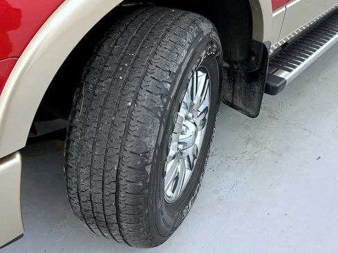 Used 2012 Ford F150 Lariat w/ Lariat Chrome Pkg image 23