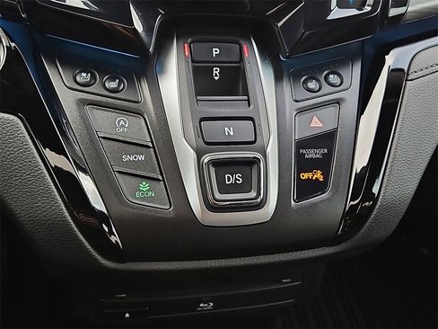 Used 2024 Honda Odyssey Elite image 25