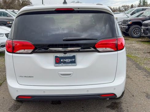 New 2026 Chrysler Voyager LX image 7