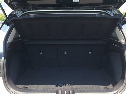 Used 2024 Hyundai Venue Limited FWD image 29