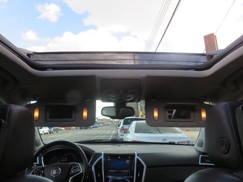 Used 2013 Cadillac SRX Luxury image 12