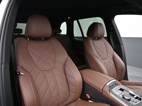 Certified 2025 BMW X5 sDrive40i w/ Parking Assistance Package image 22