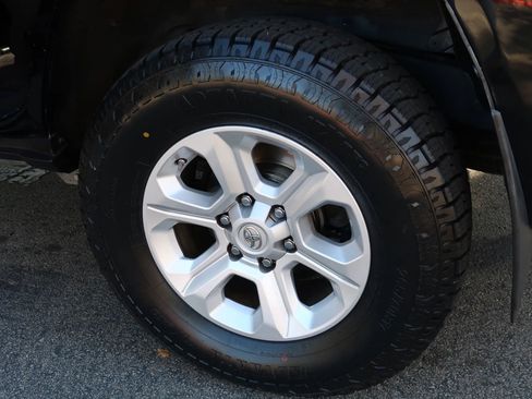 Used 2014 Toyota 4Runner SR5 image 22