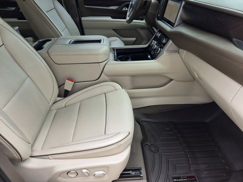 Used 2021 GMC Yukon XL Denali w/ Denali Ultimate Package image 9