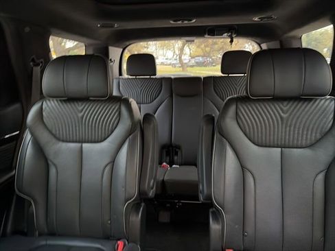 Used 2024 Hyundai Palisade Calligraphy image 18