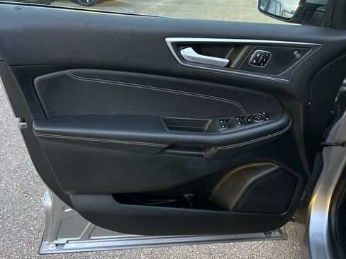 Used 2022 Ford Edge Titanium image 11