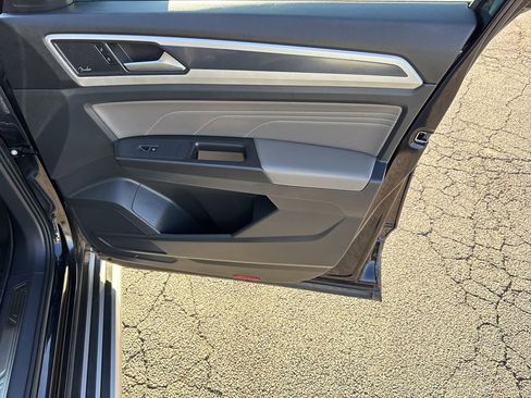 Used 2022 Volkswagen Atlas SEL Premium image 14