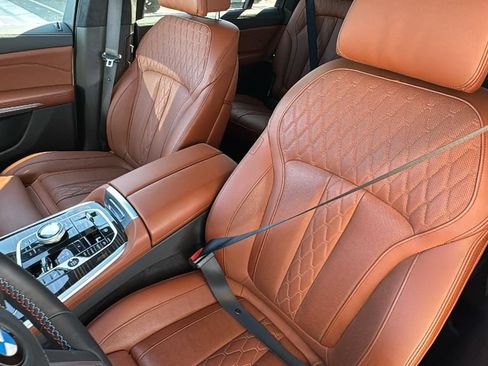 Used 2025 BMW X7 M60i AWD/4WD image 22
