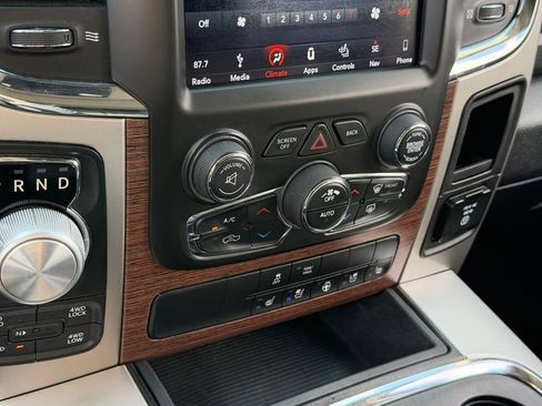 Used 2018 RAM 1500 Laramie w/ Convenience Group AWD/4WD image 23