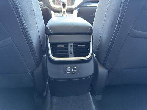 Used 2025 Subaru Outback Premium AWD/4WD image 14