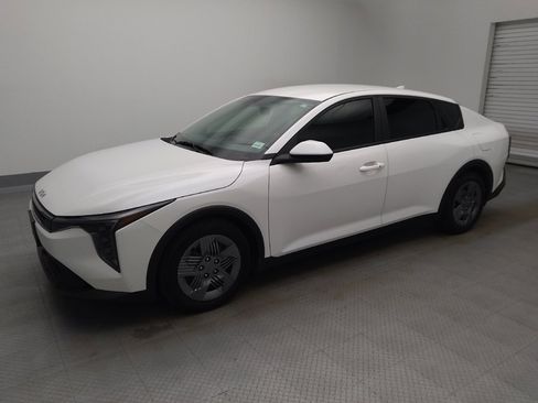 Used 2025 Kia K4 FWD image 2