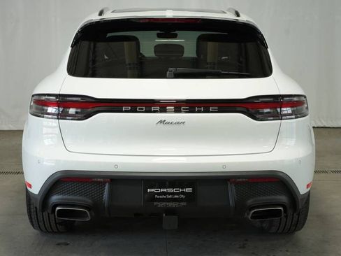 Certified 2025 Porsche Macan image 12