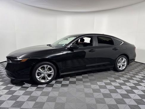 Used 2023 Honda Accord LX image 3