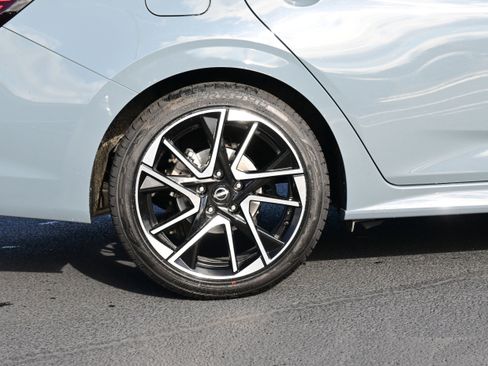 Certified 2024 Nissan Sentra SR w/ Trunk Package image 6