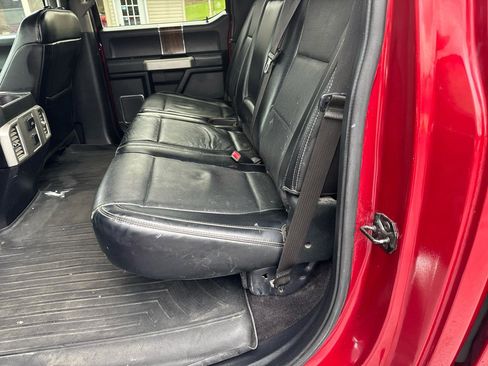 Used 2015 Ford F150 Lariat image 11