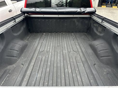 Used 2023 Nissan Titan SV w/ SV Utility Package image 6