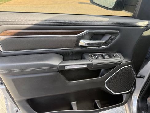 Used 2022 RAM 1500 Laramie AWD/4WD image 14