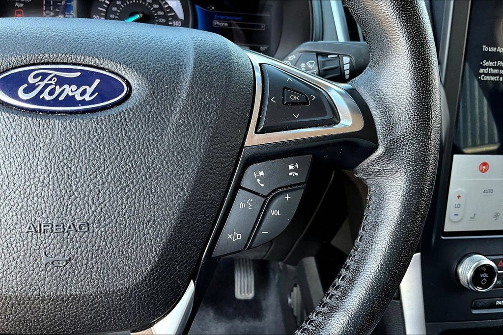 Used 2023 Ford Edge SEL AWD/4WD image 11