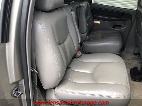 Used 2003 GMC Yukon XL SLT w/ 1SD Preferred Equipment Group AWD/4WD image 25