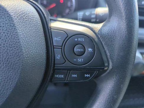 Used 2022 Toyota RAV4 LE FWD image 15