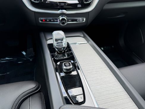 Certified 2025 Volvo XC60 T8 Ultra w/ Protection Package Premier image 16
