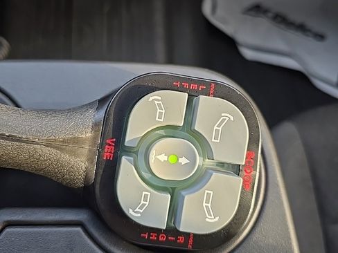 Used 2022 GMC Sierra 2500 SLE w/ SLE Value Package; image 33