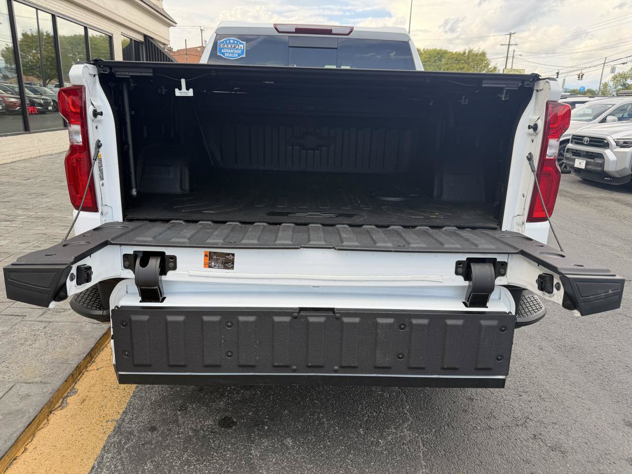 Used 2025 Chevrolet Silverado 1500 LT Trail Boss w/ Convenience Package II AWD/4WD image 25