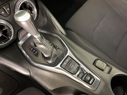 Used 2020 Chevrolet Camaro LT image 25