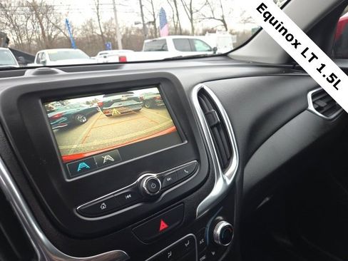 Used 2018 Chevrolet Equinox LT image 23