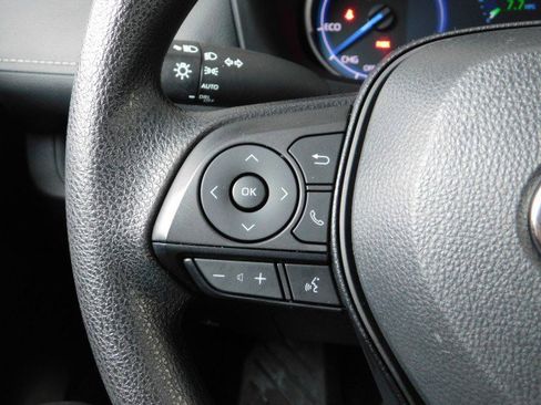 Used 2024 Toyota RAV4 XLE image 26